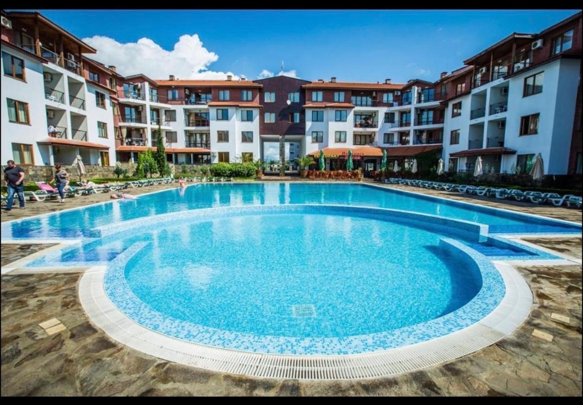 Private Apartments In Apolon Равда Экстерьер фото