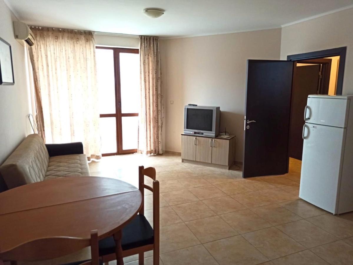 Private Apartments In Apolon Равда Экстерьер фото