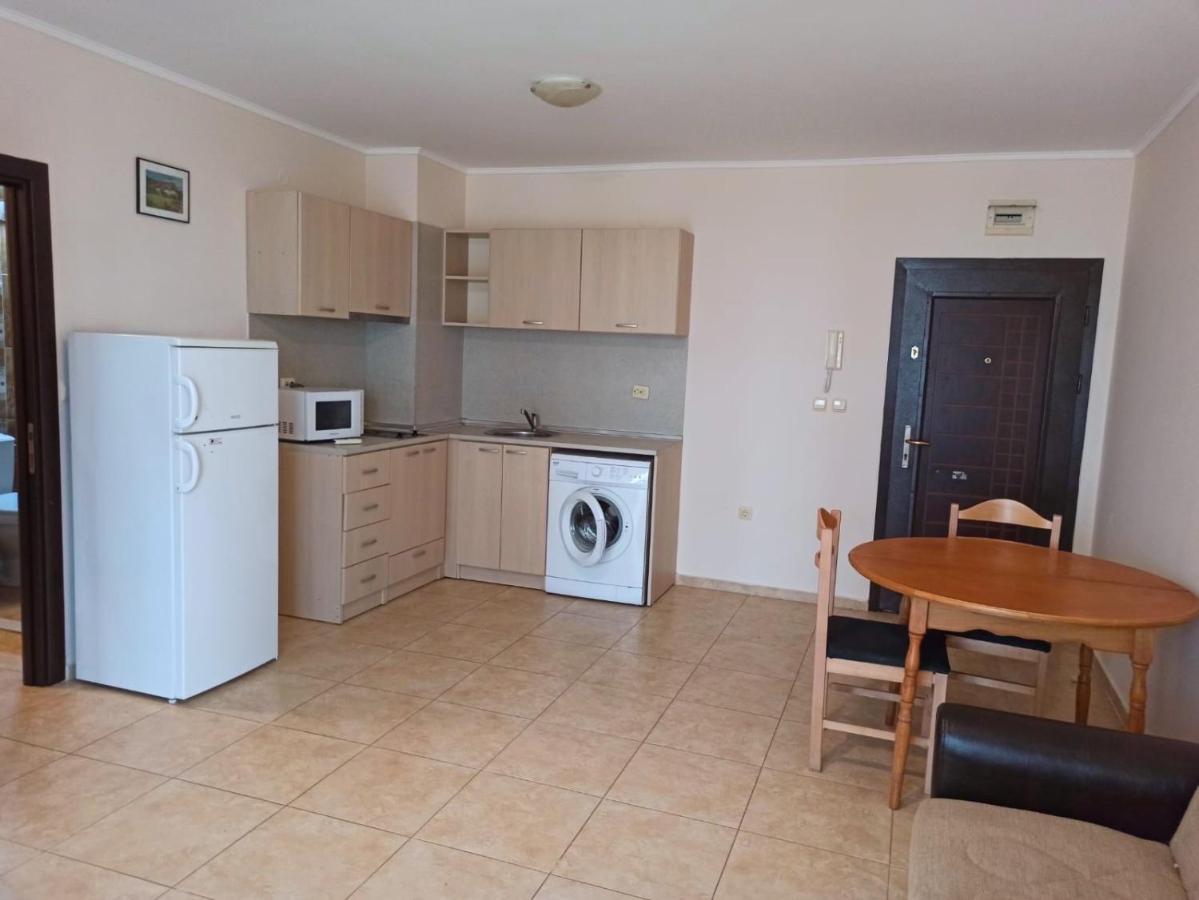 Private Apartments In Apolon Равда Экстерьер фото