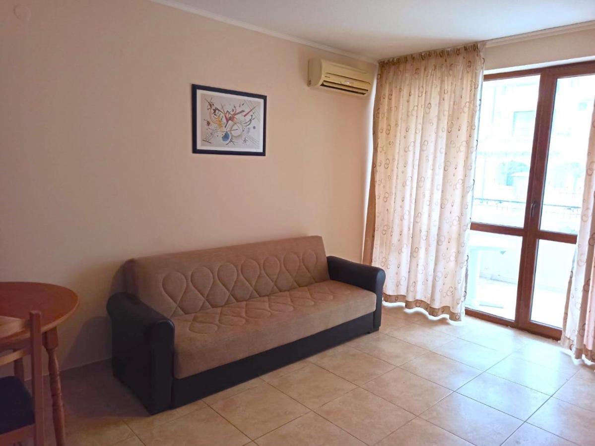 Private Apartments In Apolon Равда Экстерьер фото
