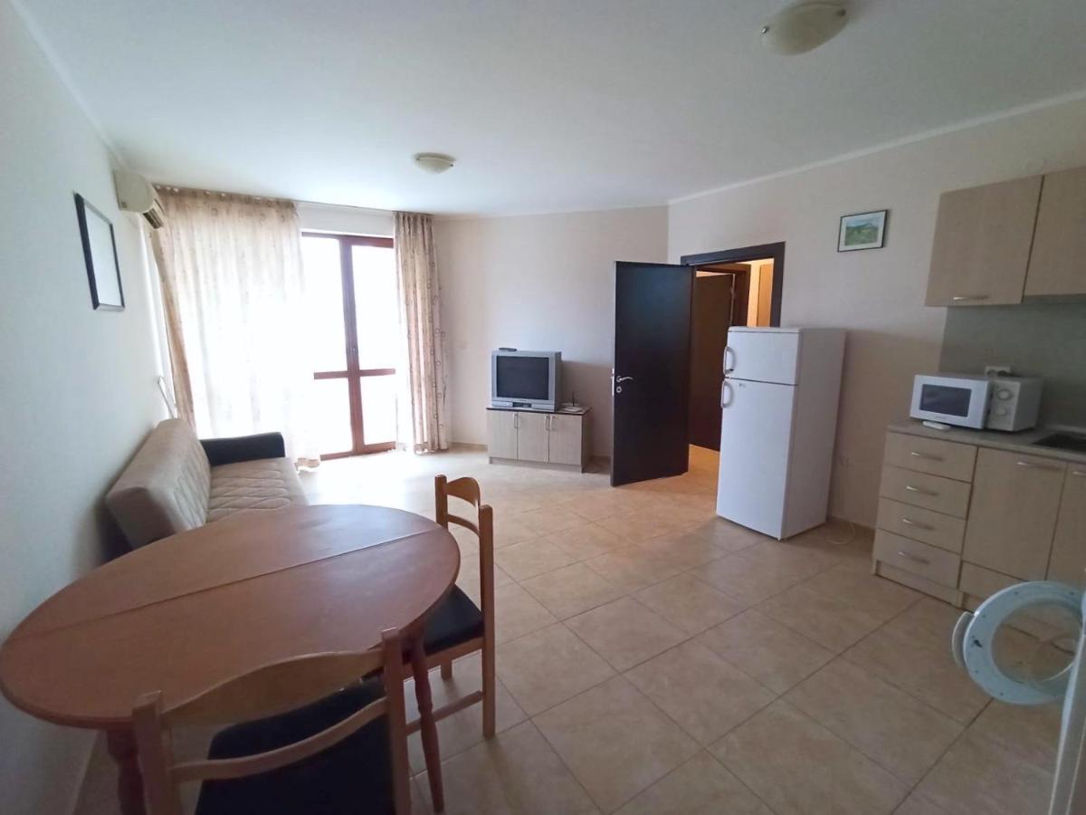 Private Apartments In Apolon Равда Экстерьер фото