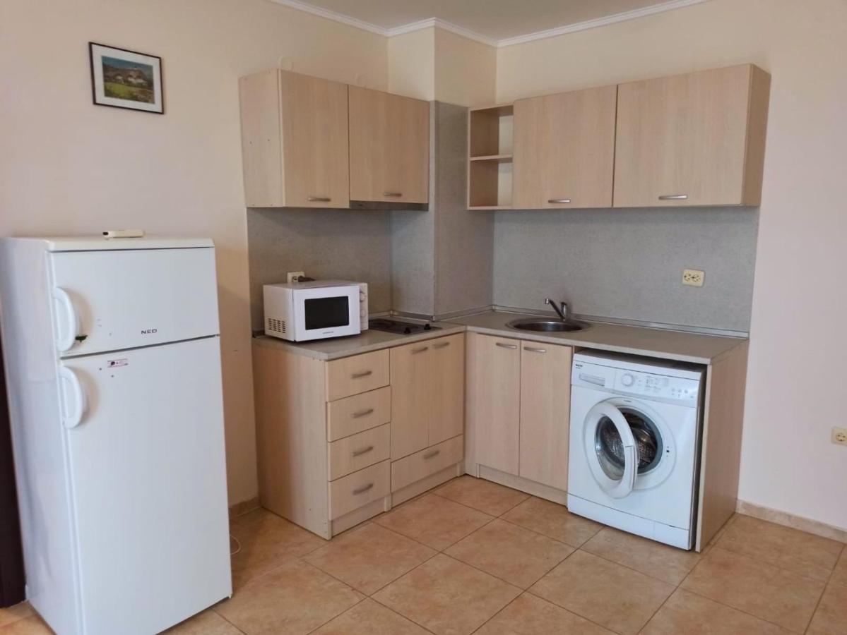 Private Apartments In Apolon Равда Экстерьер фото