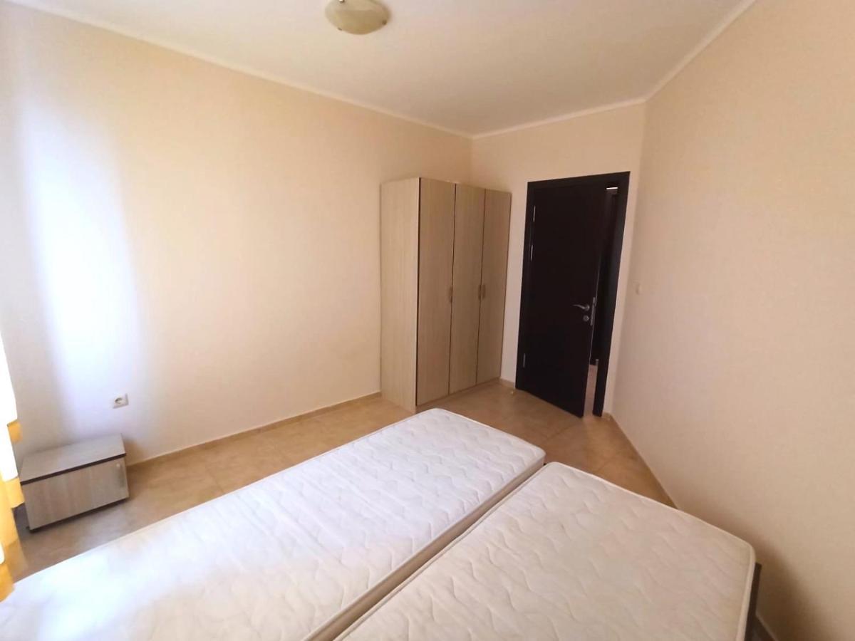 Private Apartments In Apolon Равда Экстерьер фото