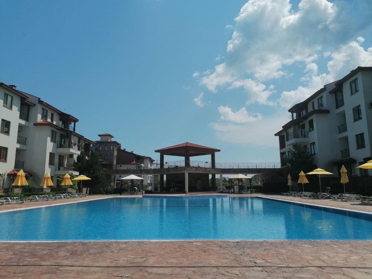 Private Apartments In Apolon Равда Экстерьер фото