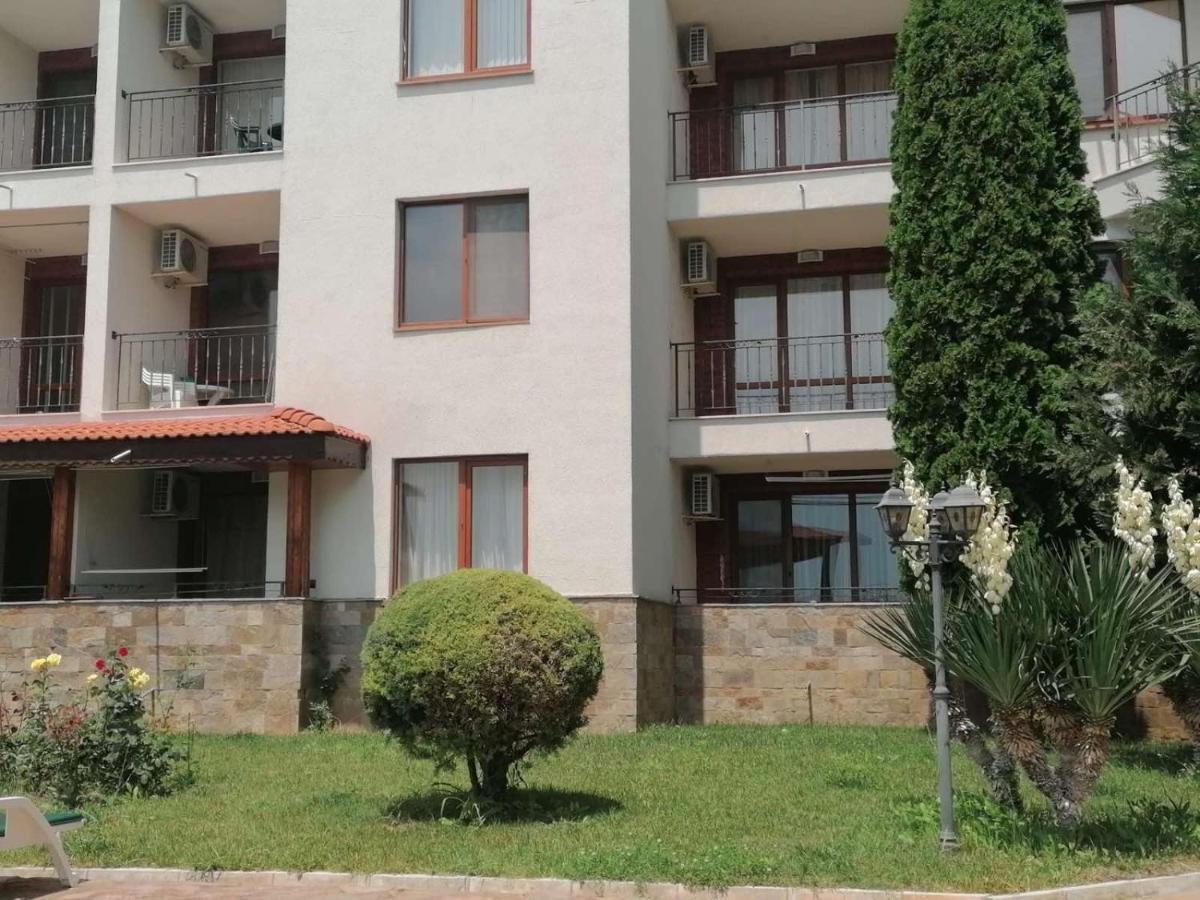 Private Apartments In Apolon Равда Экстерьер фото