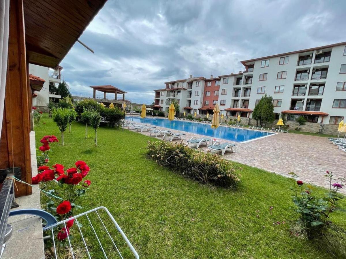 Private Apartments In Apolon Равда Экстерьер фото