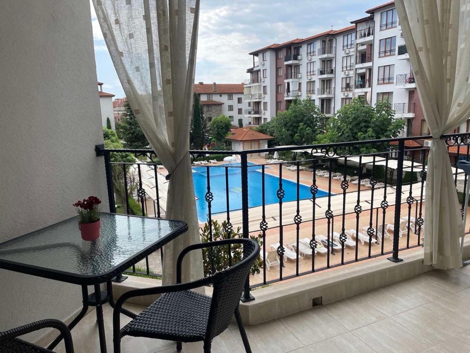 Private Apartments In Apolon Равда Экстерьер фото