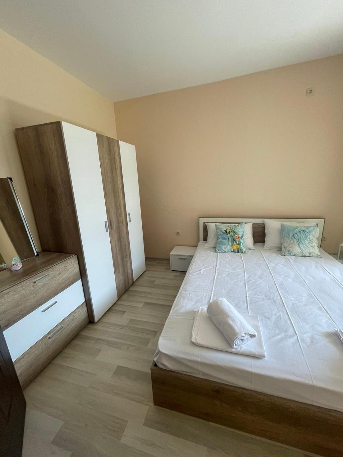 Private Apartments In Apolon Равда Экстерьер фото