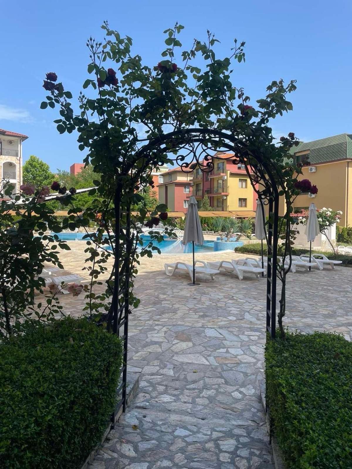 Private Apartments In Apolon Равда Экстерьер фото