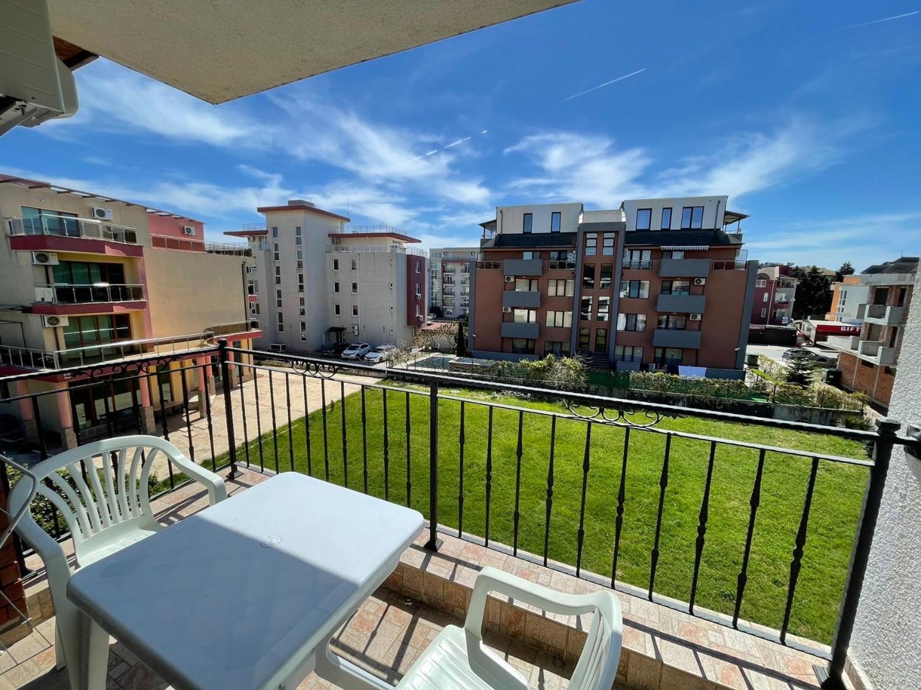 Private Apartments In Apolon Равда Экстерьер фото